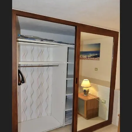 With 2 Bedrooms In Cea Barisardo With Enclosed Garden 300 M From The Beach Bari Sardo